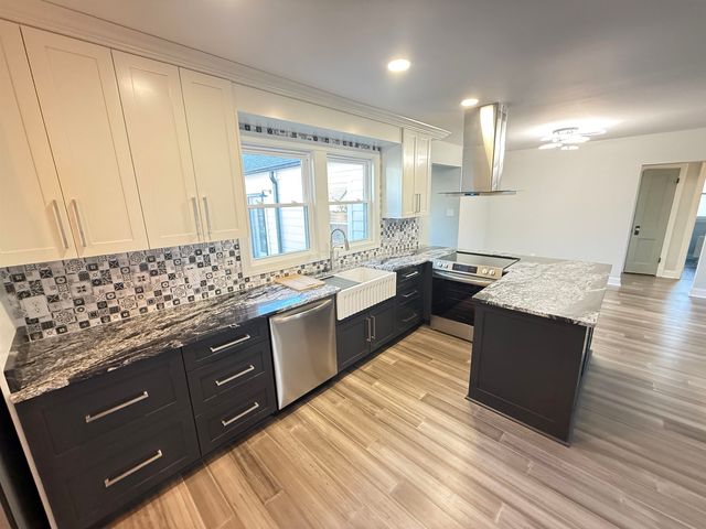 386 HOLMES CIR, Memphis, TN 38111