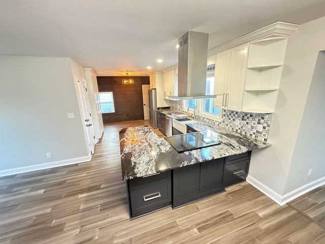 386 HOLMES CIR, Memphis, TN 38111