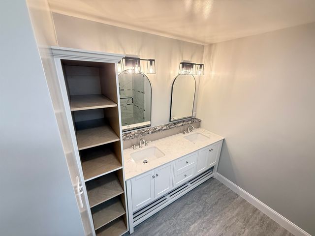 386 HOLMES CIR, Memphis, TN 38111