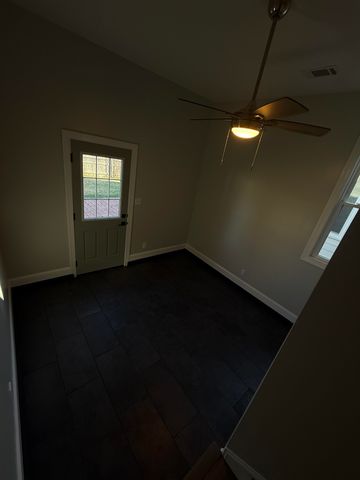 386 HOLMES CIR, Memphis, TN 38111