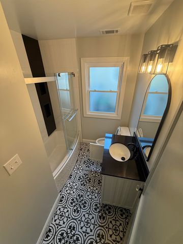 386 HOLMES CIR, Memphis, TN 38111