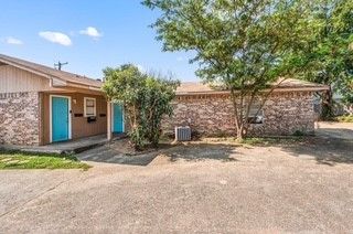 1122 N Center Street N 1122 and #1124, Arlington, TX 76011