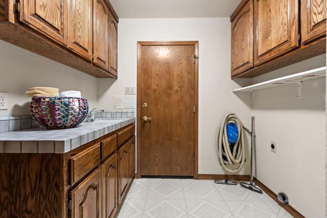 891 Shore Breeze Dr, Sacramento, CA 95831