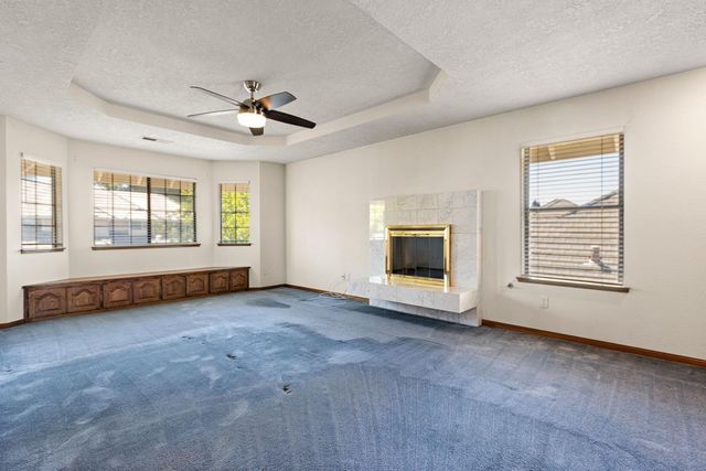 891 Shore Breeze Dr, Sacramento, CA 95831