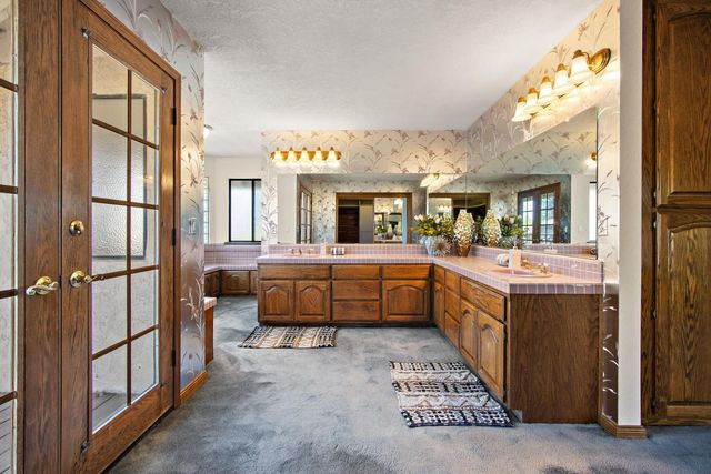 891 Shore Breeze Dr, Sacramento, CA 95831