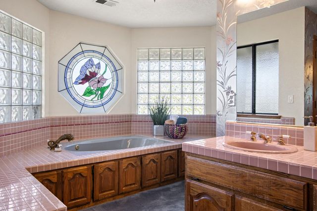 891 Shore Breeze Dr, Sacramento, CA 95831