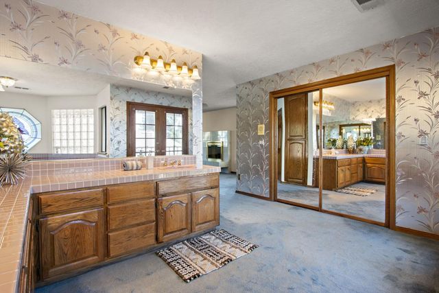 891 Shore Breeze Dr, Sacramento, CA 95831