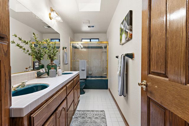 891 Shore Breeze Dr, Sacramento, CA 95831