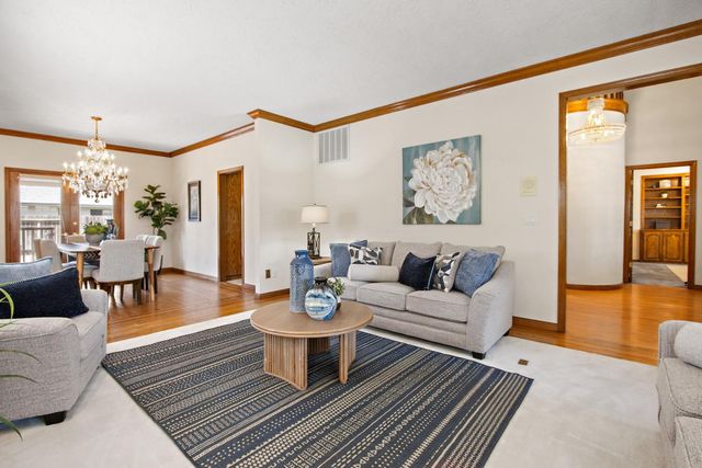 891 Shore Breeze Dr, Sacramento, CA 95831