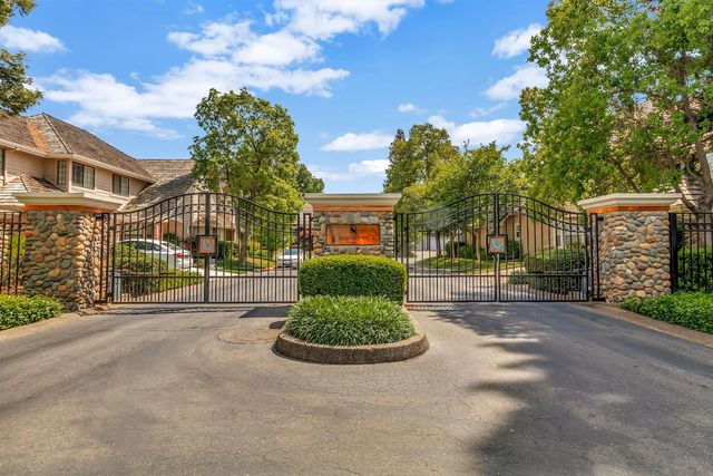 891 Shore Breeze Dr, Sacramento, CA 95831