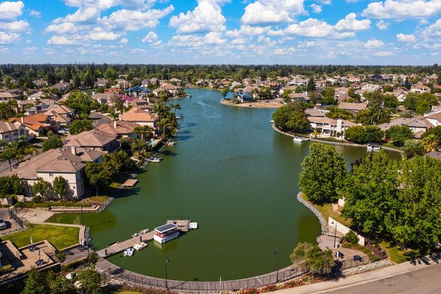 891 Shore Breeze Dr, Sacramento, CA 95831