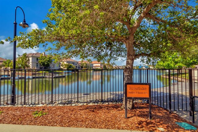 891 Shore Breeze Dr, Sacramento, CA 95831