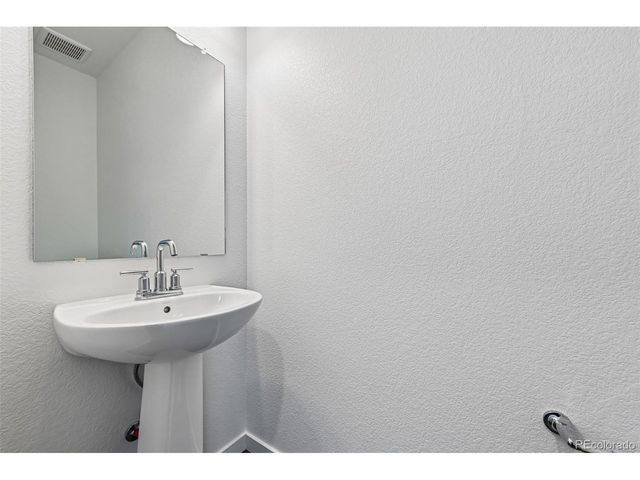 13515 Nederland Dr, Peyton, CO 80831