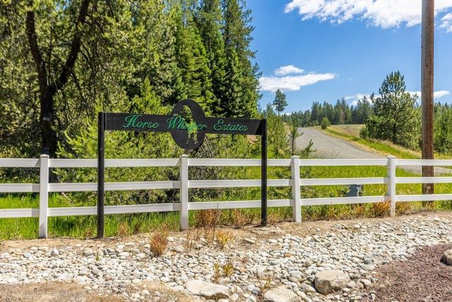 10307 E Jasmine Ln, Chattaroy, WA 99003