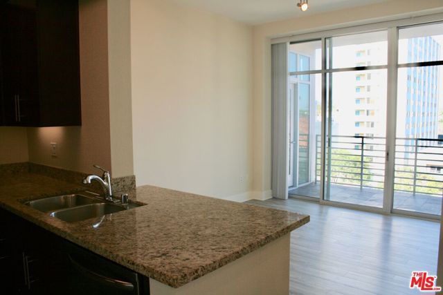 1241 5TH Street 305, Santa Monica, CA 90401