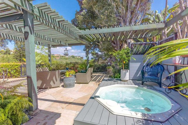 2590 Caminito Porthcawl, La Jolla, CA 92037