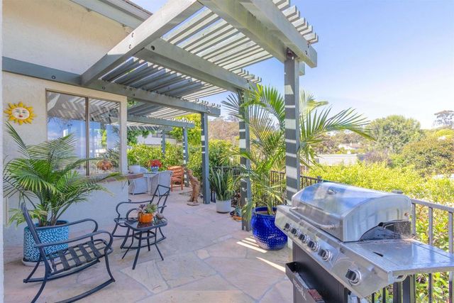2590 Caminito Porthcawl, La Jolla, CA 92037