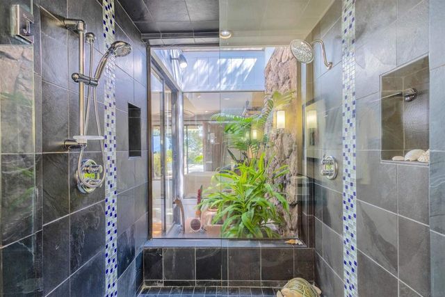 2590 Caminito Porthcawl, La Jolla, CA 92037
