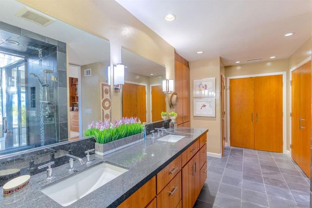2590 Caminito Porthcawl, La Jolla, CA 92037