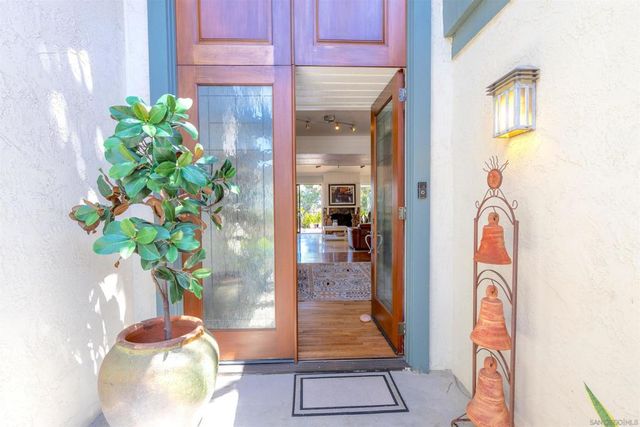 2590 Caminito Porthcawl, La Jolla, CA 92037