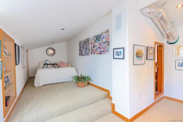 2590 Caminito Porthcawl, La Jolla, CA 92037