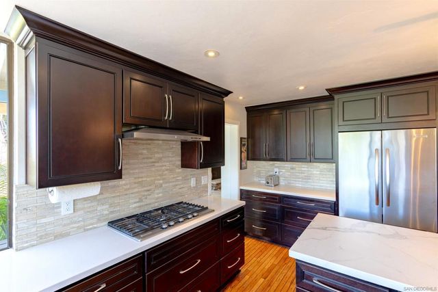 2590 Caminito Porthcawl, La Jolla, CA 92037