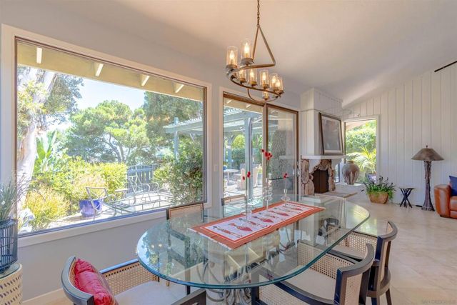 2590 Caminito Porthcawl, La Jolla, CA 92037