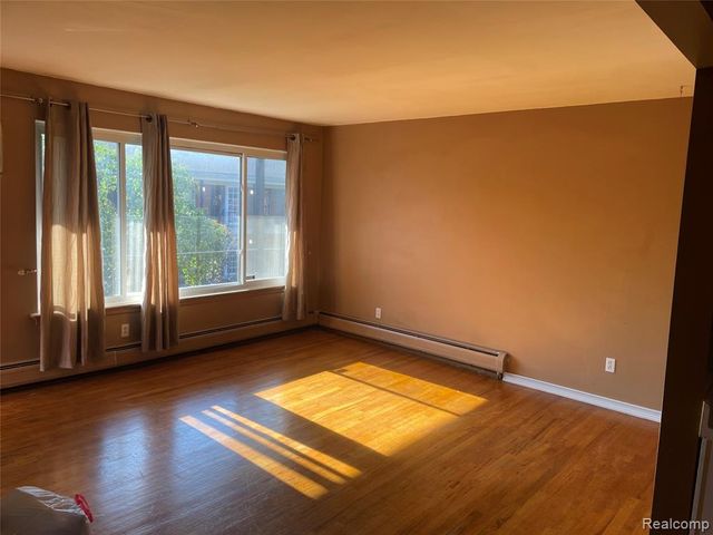 25301 unit 230 Five Mile Road, Redford, MI 48239