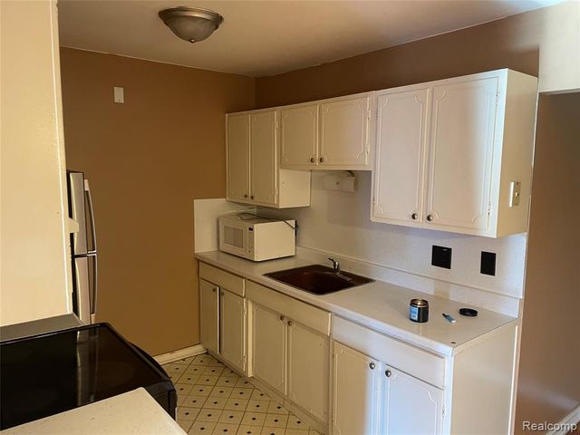 25301 unit 230 Five Mile Road, Redford, MI 48239