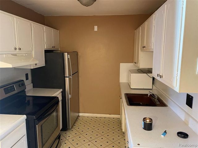 25301 unit 230 Five Mile Road, Redford, MI 48239