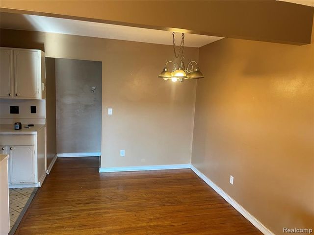 25301 unit 230 Five Mile Road, Redford, MI 48239