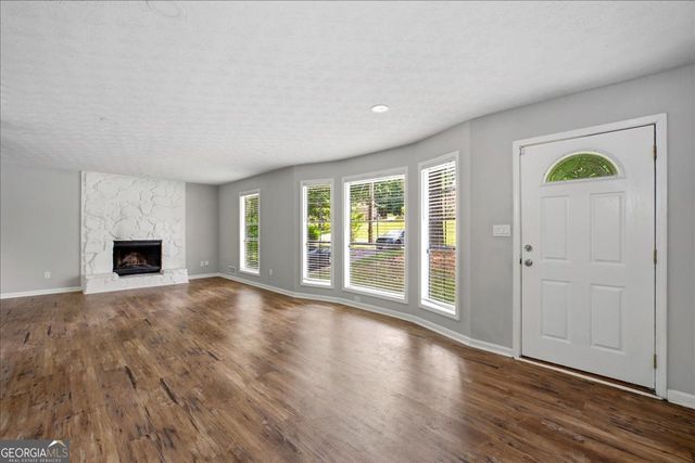 3189 Aspen Circle, Snellville, GA 30078