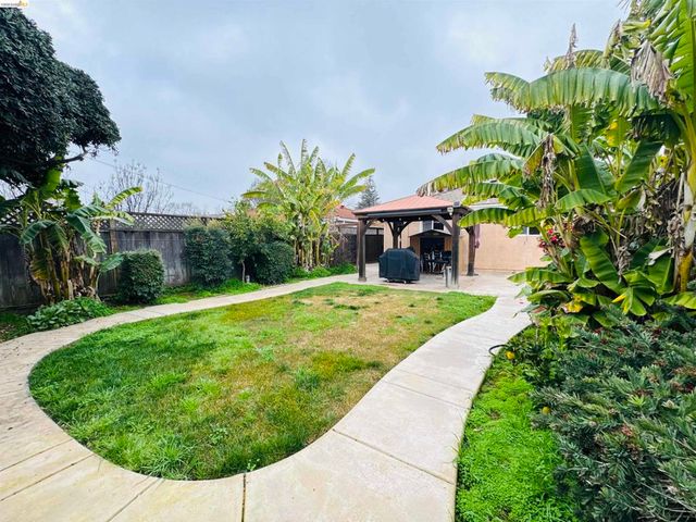 40 40 E Harper St, Stockton, CA 95204