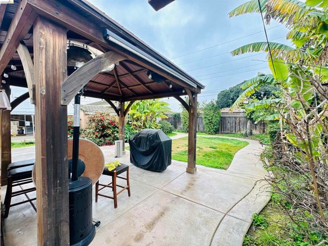 40 40 E Harper St, Stockton, CA 95204