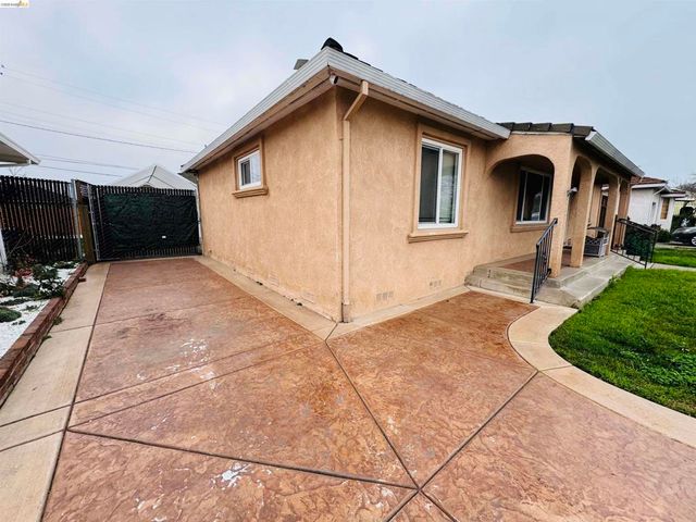 40 40 E Harper St, Stockton, CA 95204