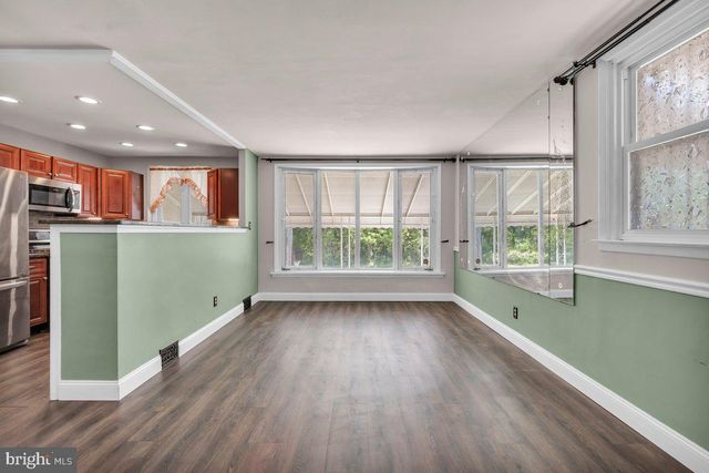 8104 LEXINGTON AVE, Philadelphia, PA 19152