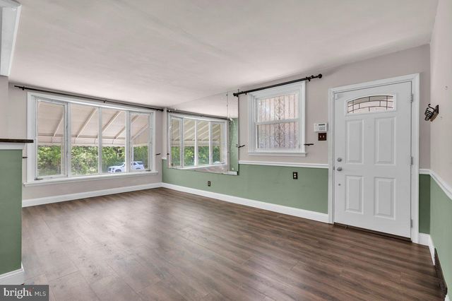 8104 LEXINGTON AVE, Philadelphia, PA 19152