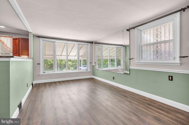 8104 LEXINGTON AVE, Philadelphia, PA 19152