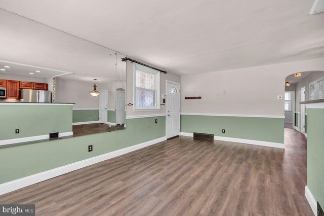 8104 LEXINGTON AVE, Philadelphia, PA 19152