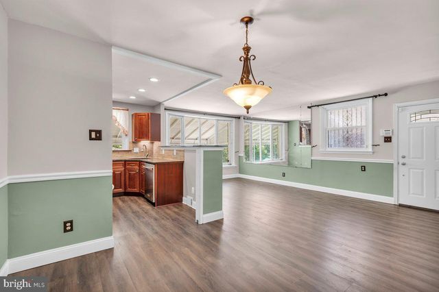 8104 LEXINGTON AVE, Philadelphia, PA 19152
