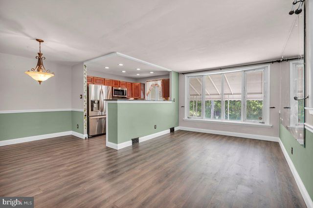 8104 LEXINGTON AVE, Philadelphia, PA 19152