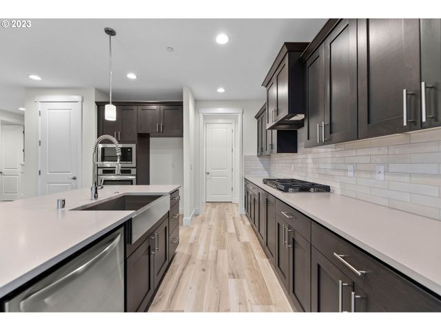5596 N 93RD Ave LT204, Camas, WA 98607