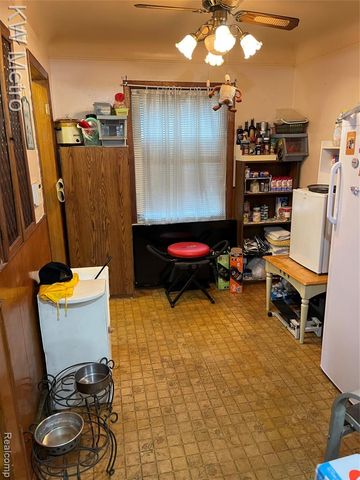 3127 W 8 Mile Road, Detroit, MI 48221