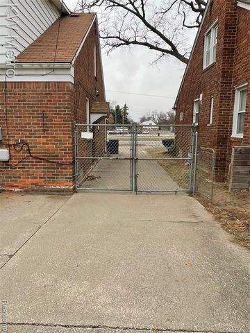 3127 W 8 Mile Road, Detroit, MI 48221