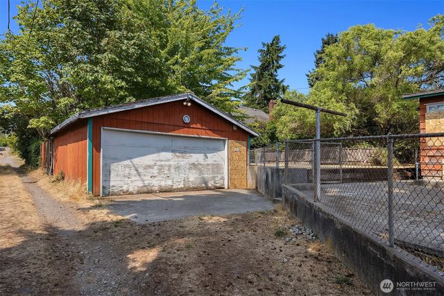 941 N 103rd Street, Seattle, WA 98133