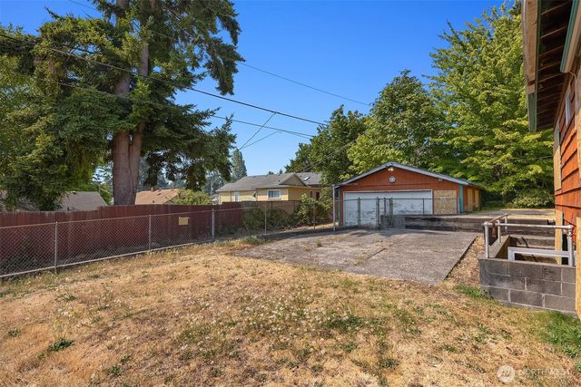 941 N 103rd Street, Seattle, WA 98133