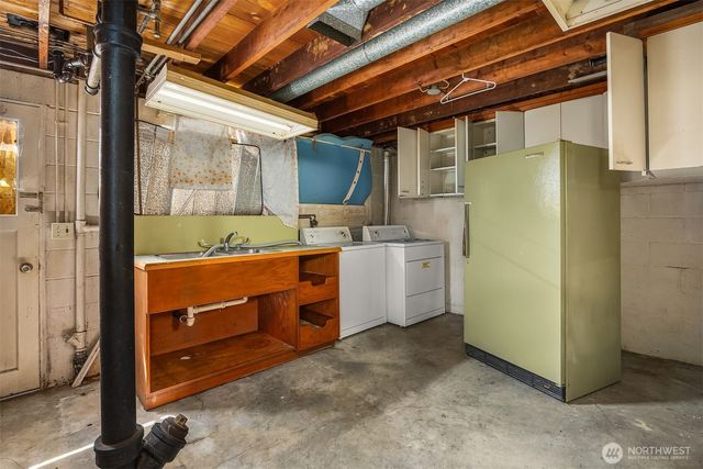 941 N 103rd Street, Seattle, WA 98133