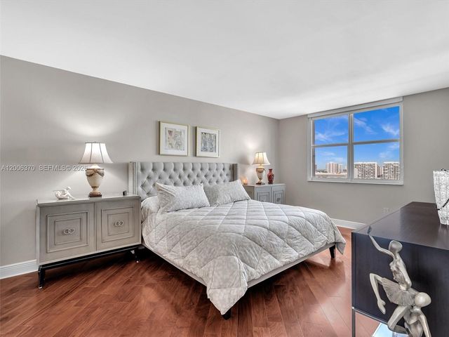 500 Bayview Dr 1731, Sunny Isles Beach, FL 33160