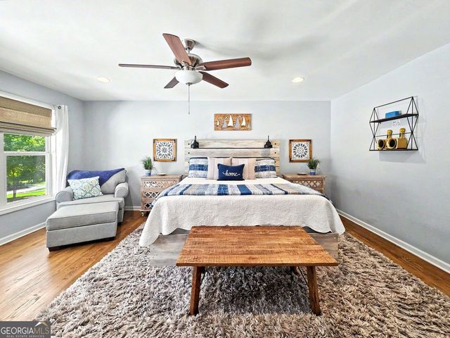 935 Pine Circle, Woodstock, GA 30189