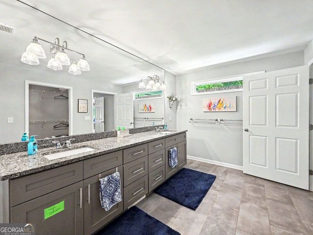 935 Pine Circle, Woodstock, GA 30189